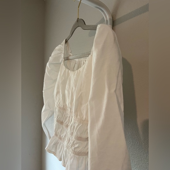 Elegant White Smocked girls top - Picture 4 of 7